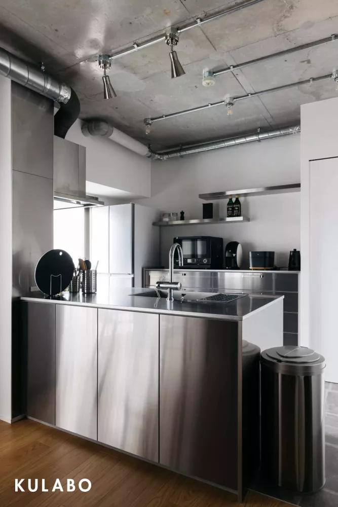 抜け感のあるスタイリッシュなインダストリアルスタイル