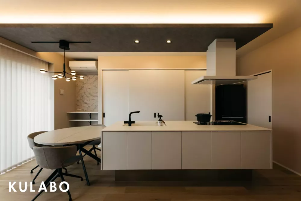 高い天井で広々空間を創り上げた高級感漂うマンションリノベ