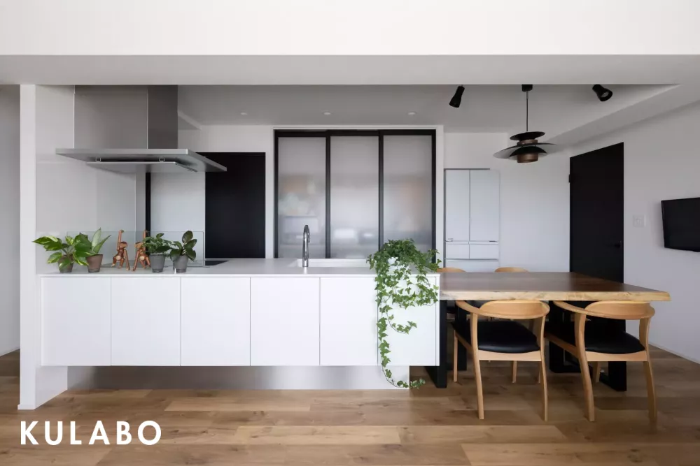 ペニンシュラキッチンを導入したリノベーション施工事例