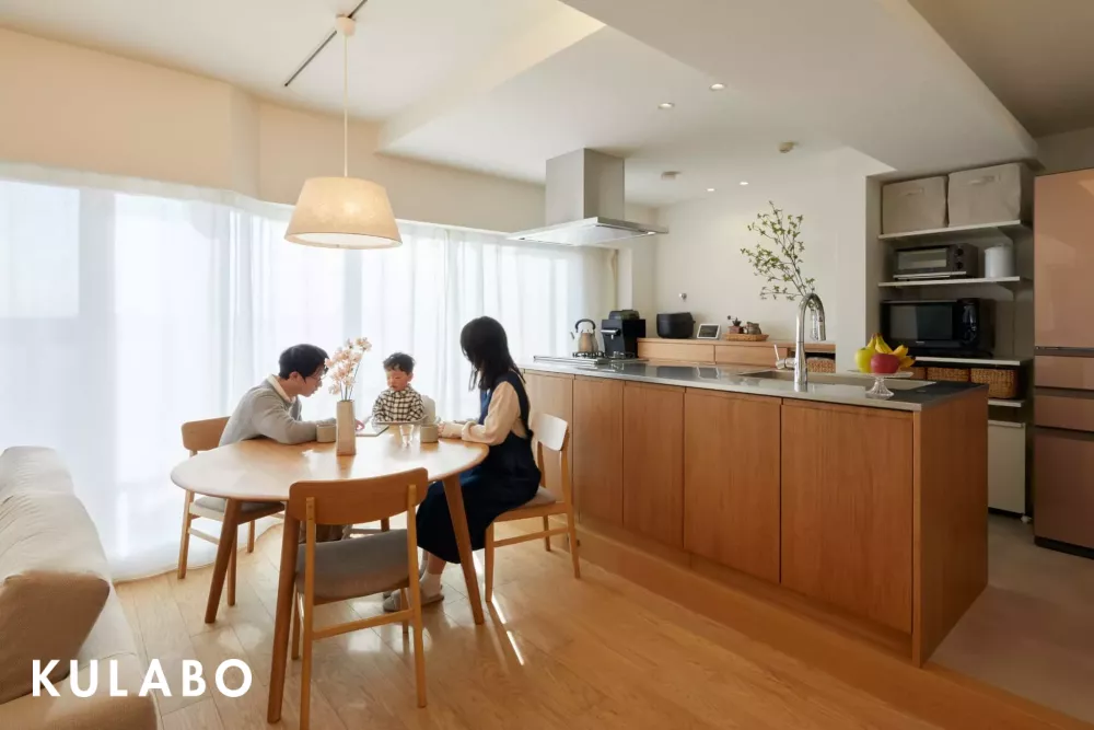 ぐるりと回遊できるアイランドキッチンで家事の効率化を実現した愛知県名古屋市昭和区のリノベーション事例"