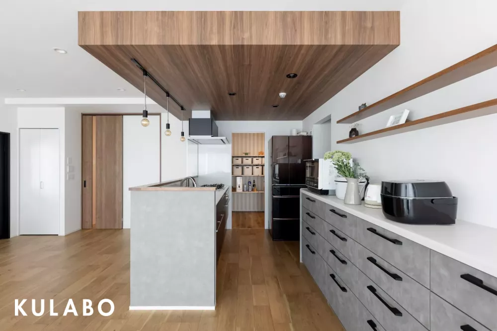 自由な動線が形づくる、二人の住処