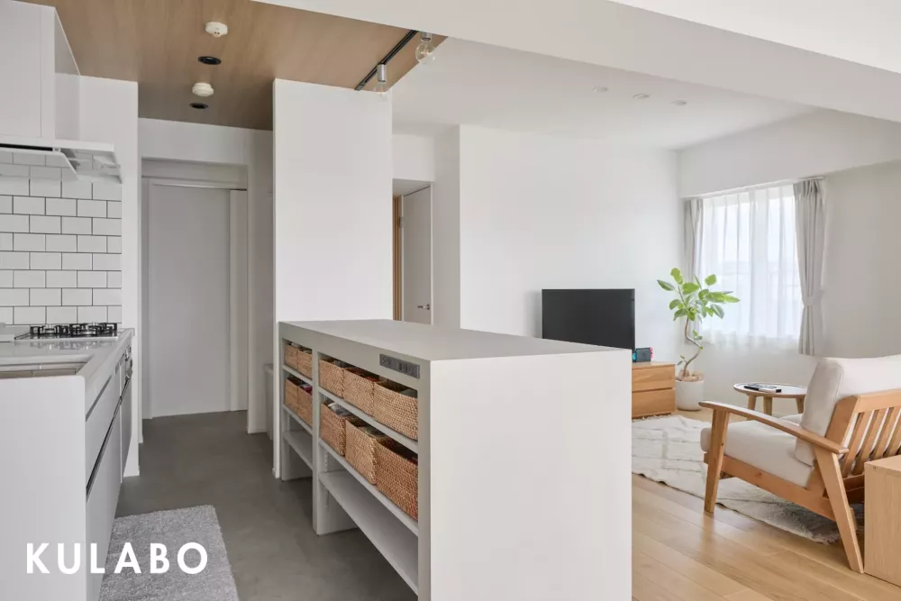 窓辺に息づく緑。都会で息抜く瞬間。