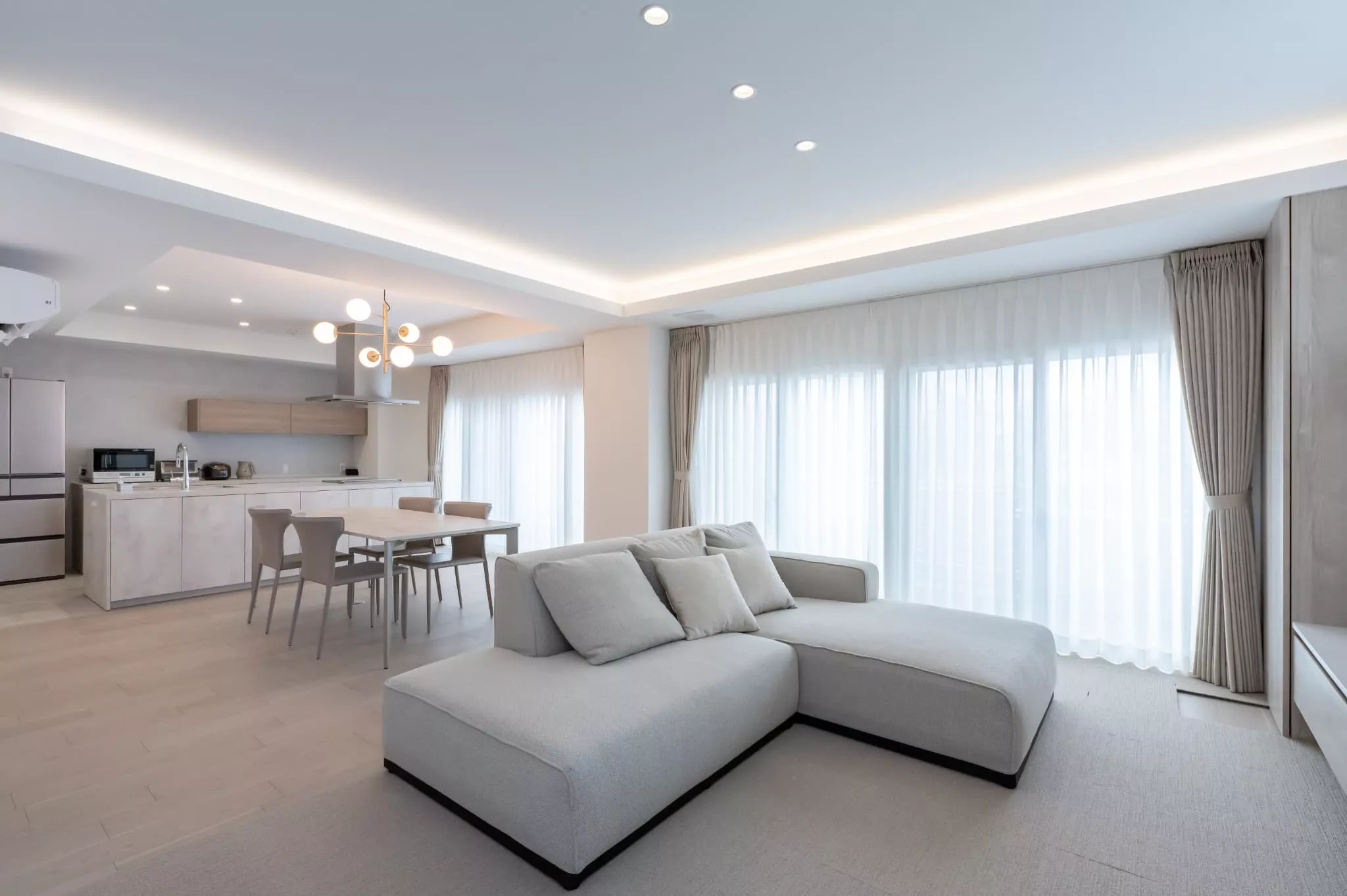 光のレイヤーが整える、心地よい余白